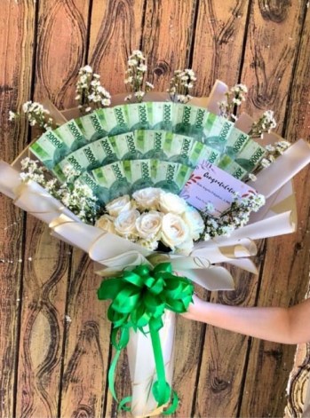 bouquet uang 20 ribu