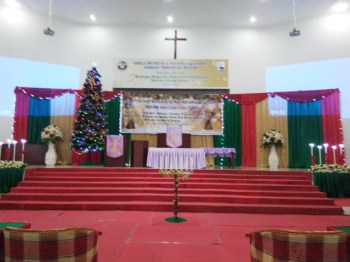 dekorasi natal di gereja